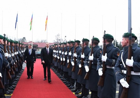 İlham Əliyev Almaniyadan Davosa getdi